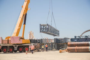 Crane and rigging services by PLI – specialising in structural lifts, steel erection, dual lifts, heavy rigging, and certified riggers for Pilbara mining and construction projects.